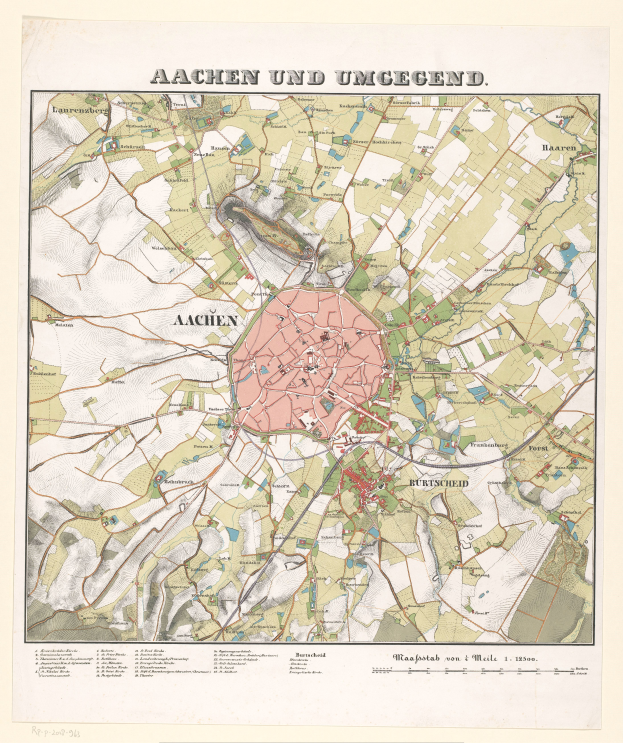 Ein detailliertes altes Stadtplan von Aachen, Deutschland, das Straßen, Gebäude und Sehenswürdigkeiten zeigt, mit Text oben und unten auf dem Papier.