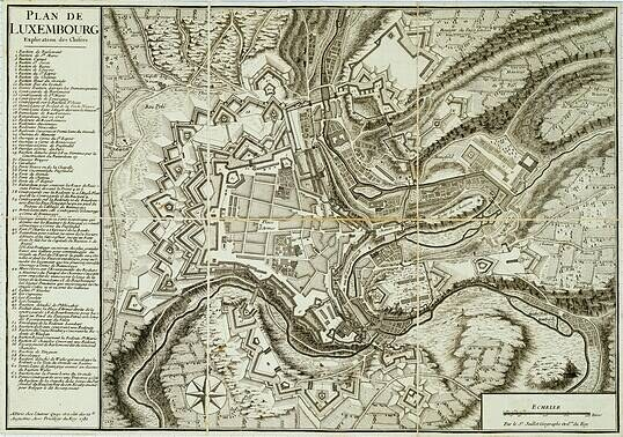 Ausführliche alte Karte von Luxemburg-Stadt mit Straßen, Gebäuden und Textanmerkungen einschließlich Bevölkerung, Sehenswürdigkeiten und Straßennamen.