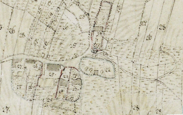 Detailierte alte Stadtkarte mit nummerierten Gebäuden, Straßen und Text, die eine vorgeschlagene Baustelle am unteren Rand anzeigt.