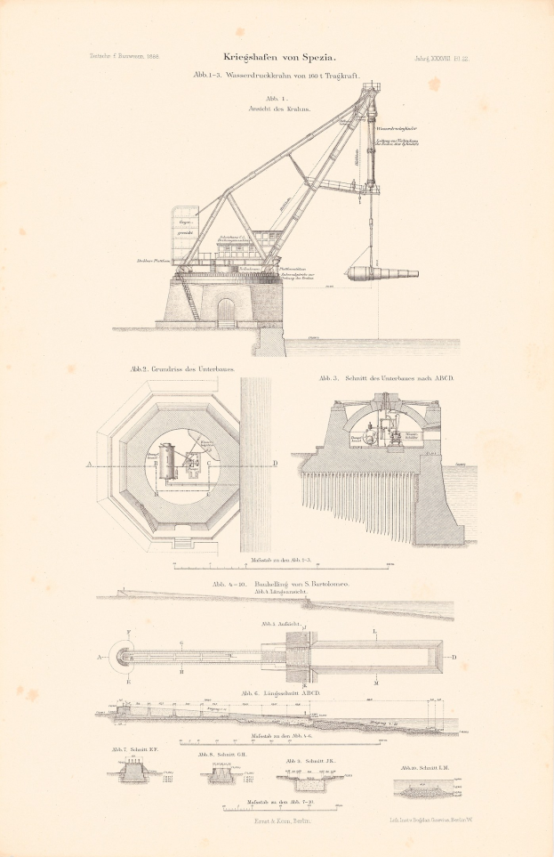 Detailzeichnung eines Krans auf Papier mit begleitendem Text, Kranarm ausgefahren und Kopf nach oben geneigt.
