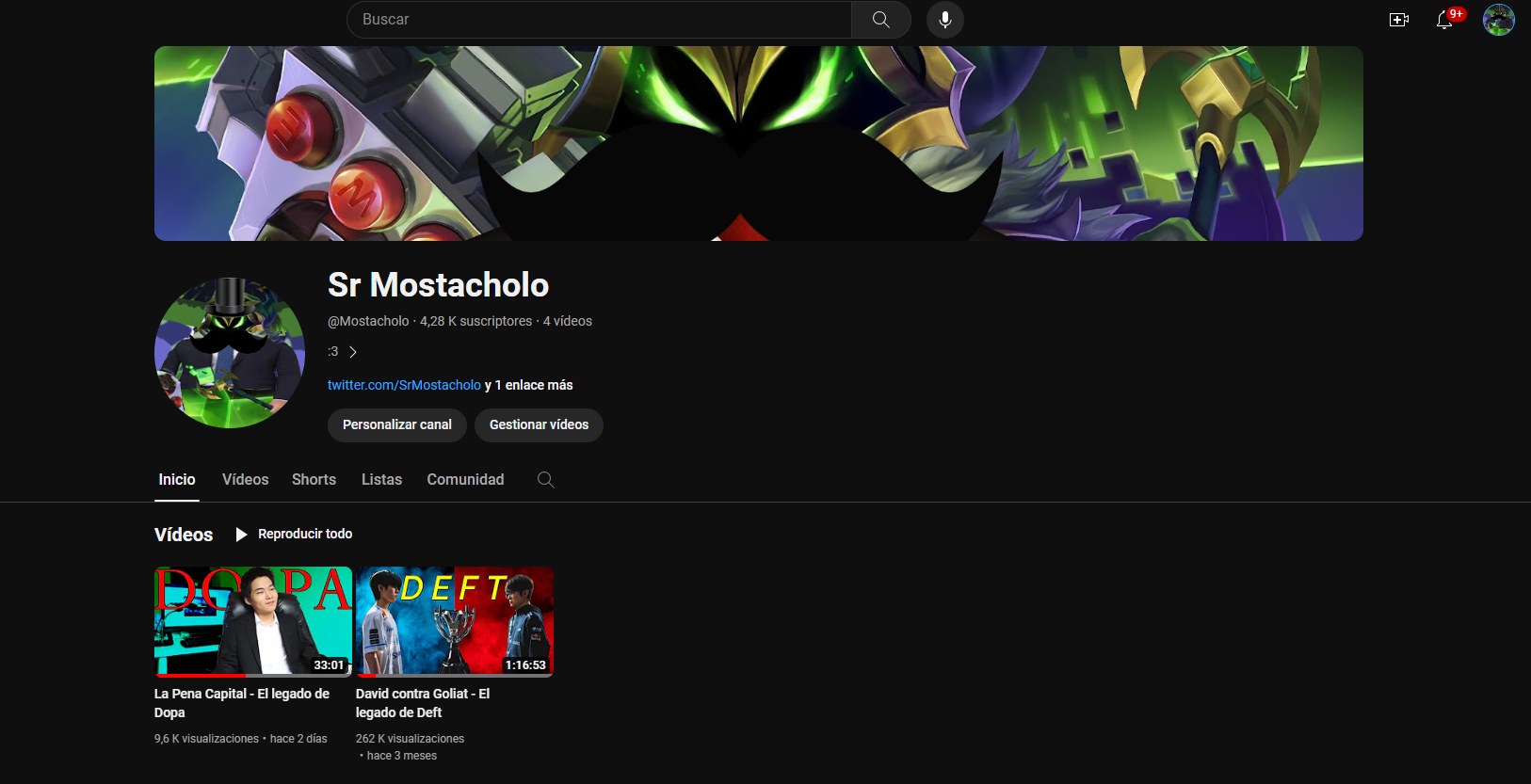 Screenshot einer Website mit schwarzem Hintergrund und animierten Bildern und Text, der "Wie man YouTube-Videos herunterlädt" liest, ähnelt einem YouTube-Videostreaming-Dienst.