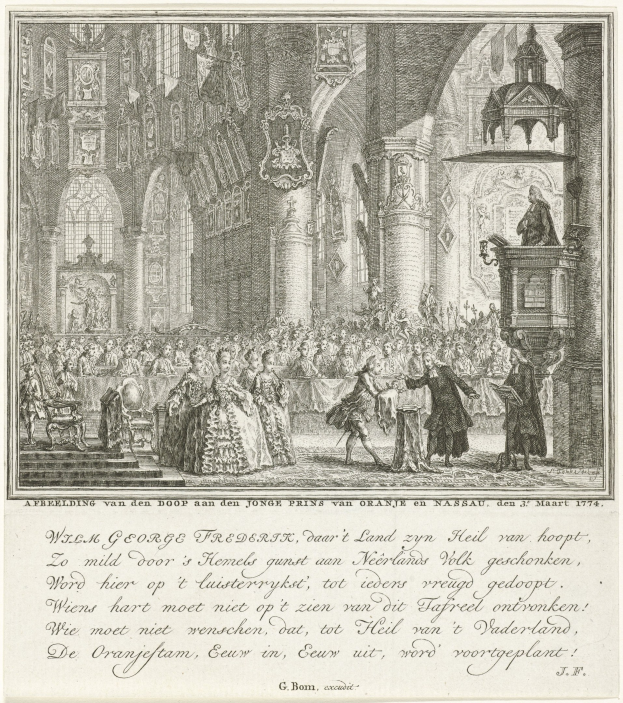 Einschnitte einer Hochzeitszeremonie in einer Kirche mit Anwesenden, einer sitzenden Person, einer Statue, Säulen, Fenstern und Deckenlampen, mit Text unten.