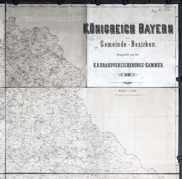 Eine detaillierte Schwarz-Weiß-Karte von Königreich Bayern, Deutschland, die geografische Merkmale wie Flüsse, Berge und Städte zeigt, mit informativem Text.